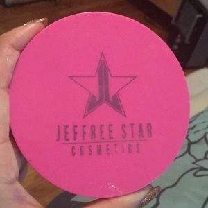 “Jeffree star” skin frost highlighter